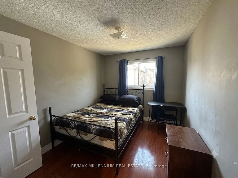 33 Nomad Cres #UPPER — Photo 14