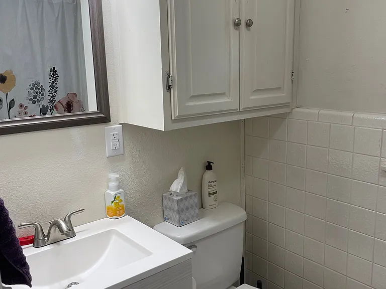 925 Albany St — Photo 5
