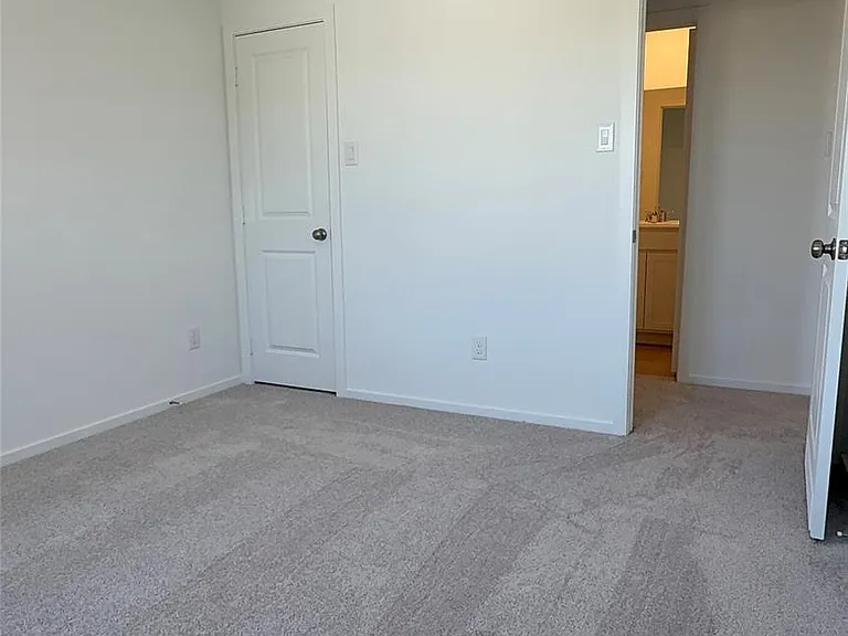 331 Parkin Ct — Photo 33