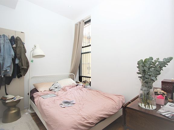 4th image of 1257 Pacific St #1B