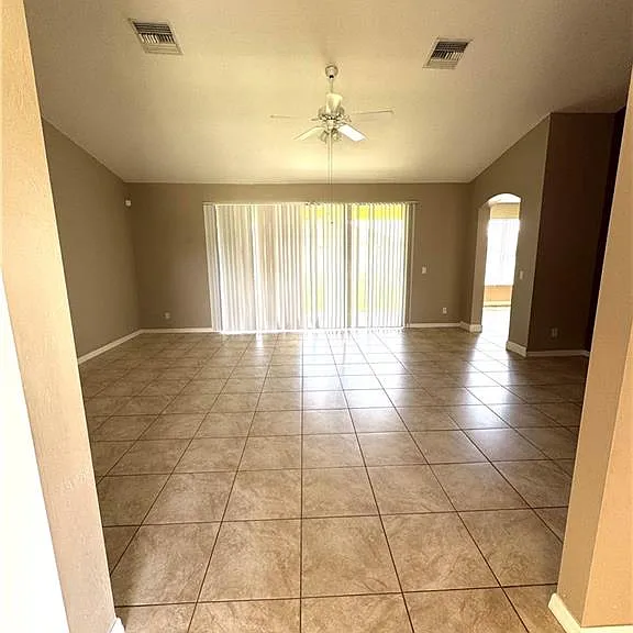 286 Justene Cir — Photo 2