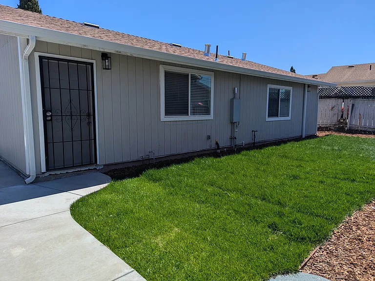 19118 Meekland Ave #B — Photo 3