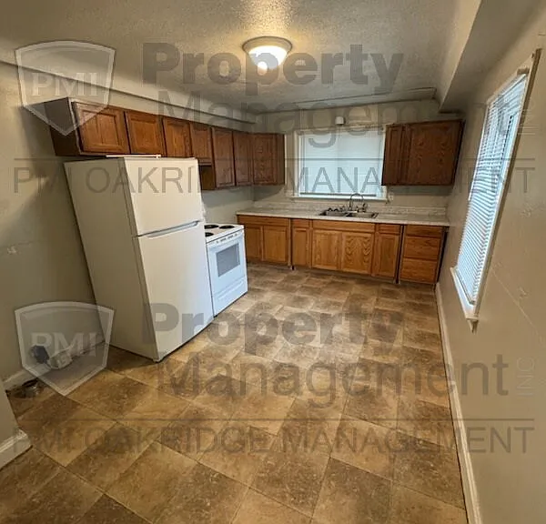 906 Race Dr #1 — Photo 4