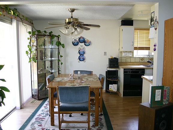 3rd image of 3089 Meadowlands Ct