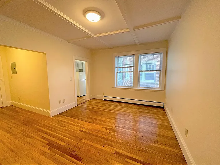 38 College Ave #4 — Photo 3