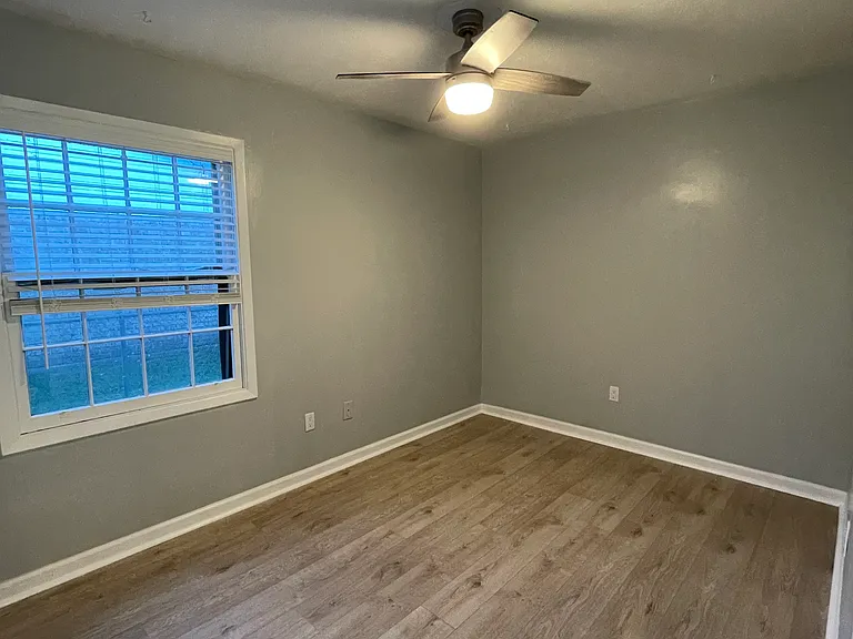 12905 Canterbury Rd — Photo 19
