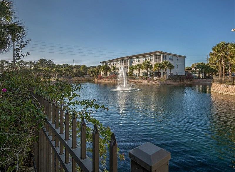 1st image of 500 Gardens Edge Dr #513