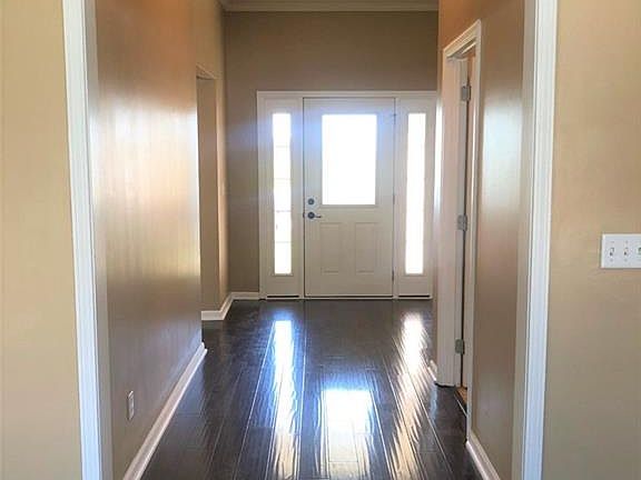 3rd image of 1710 N Wedgewood Ave