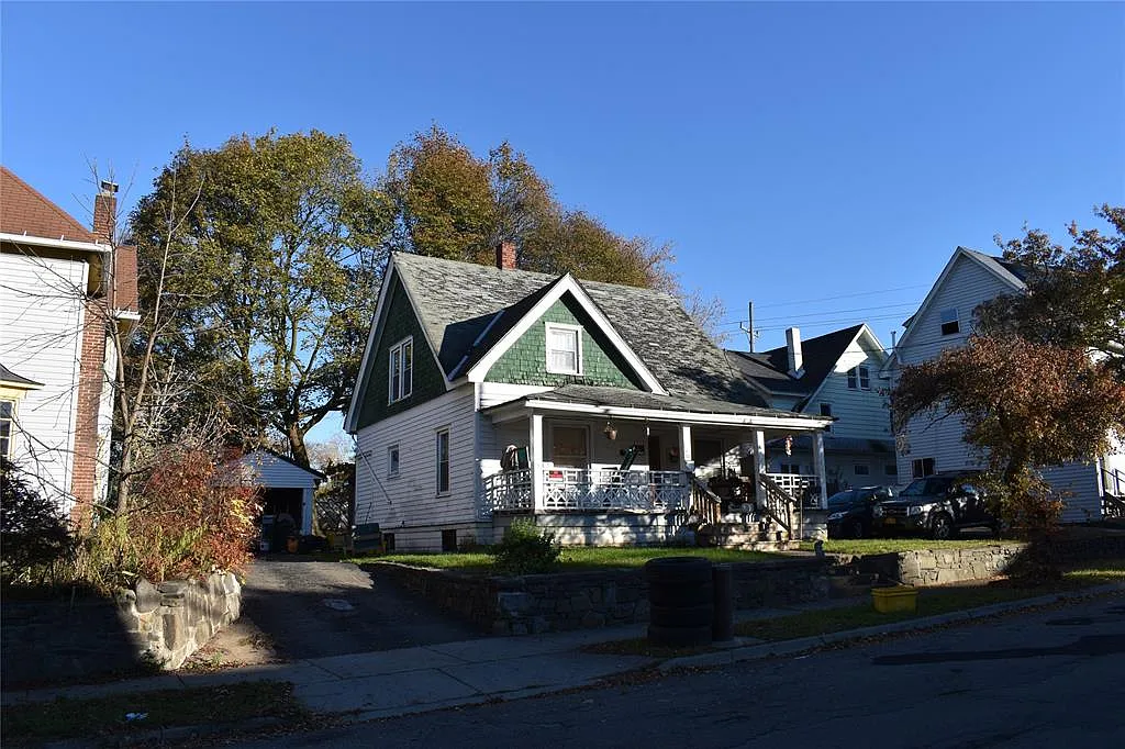111 Adams Ave photo 1
