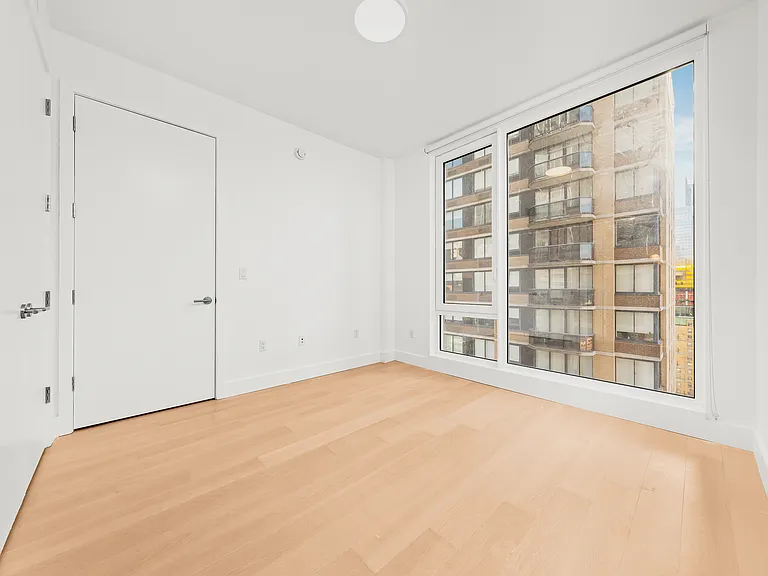 250 W 49th St #52103 — Photo 9
