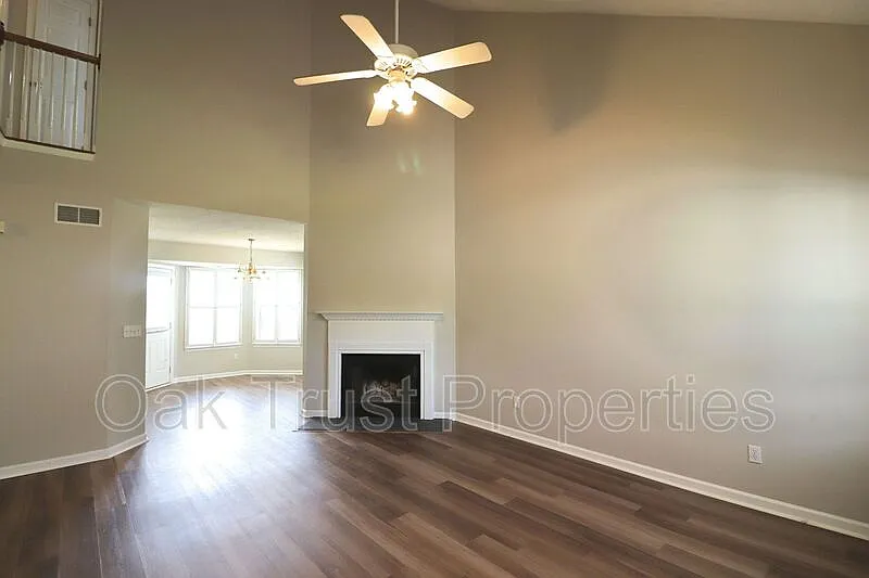 3 bed, 2.5 bath, 1262 sqft, $2,000 — Photo 3