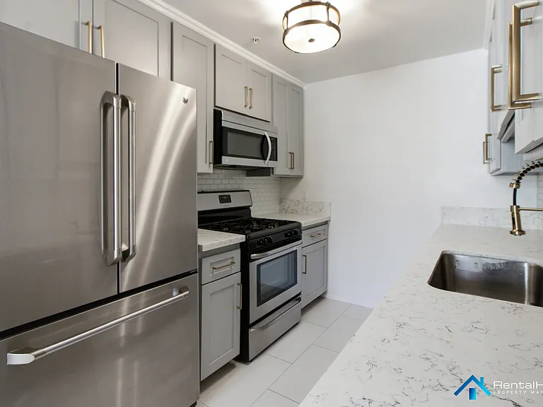 11044 Acama St #203 — Photo 7