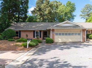 28 Waterford Ct, Sandy Springs, GA 30328