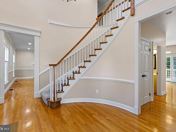 4th image of 19 Withers Way