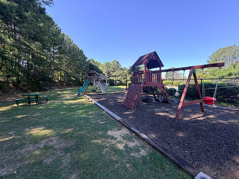 2938 Summit Dr — Photo 5