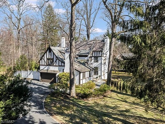 3rd image of 69 Stewart Rd