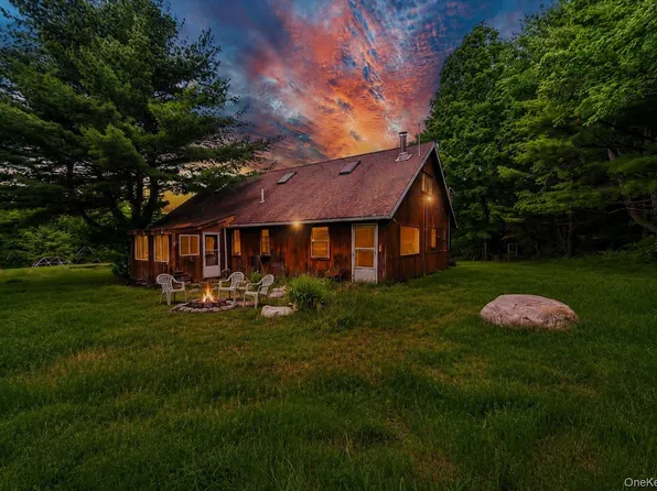 101 Red Star Road, Greenfield Park, NY 12435