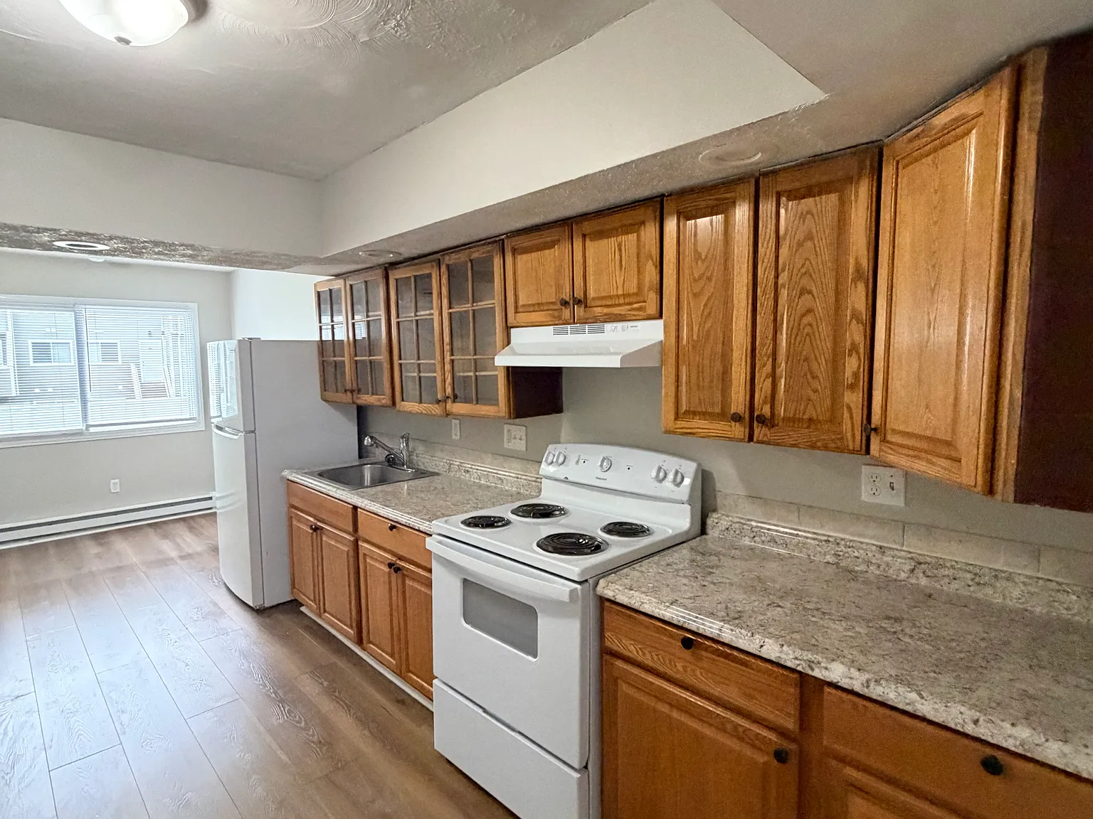 3 bed, 1.5 bath, $1,700 — Photo 1