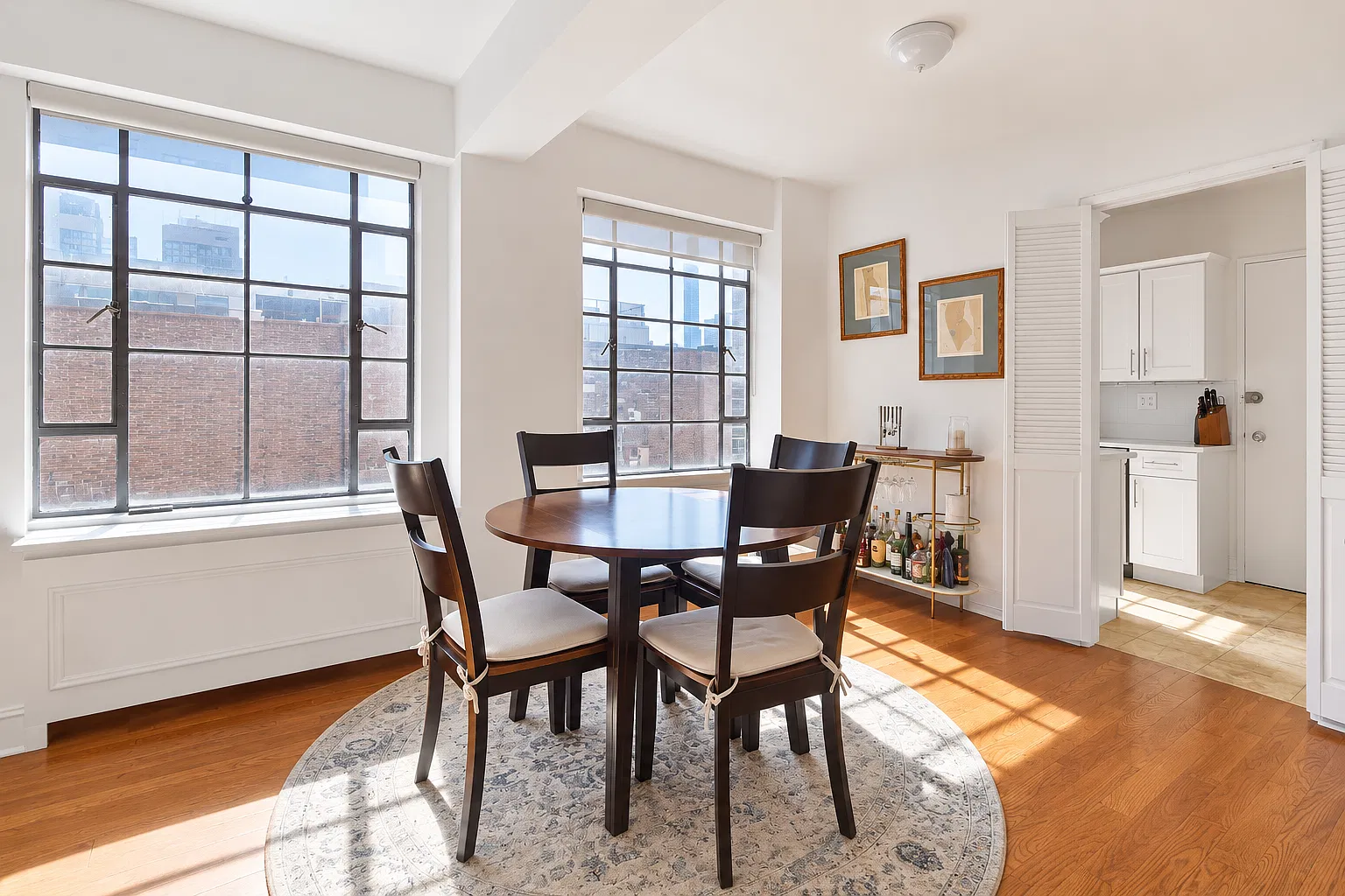 715 Park Avenue — Photo 3