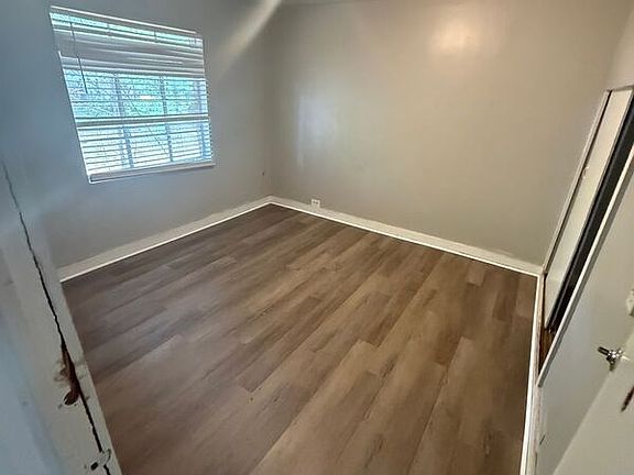 5th image of 18B Carrol Dr