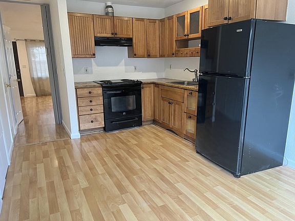 3rd image of 2190 Luz Ave