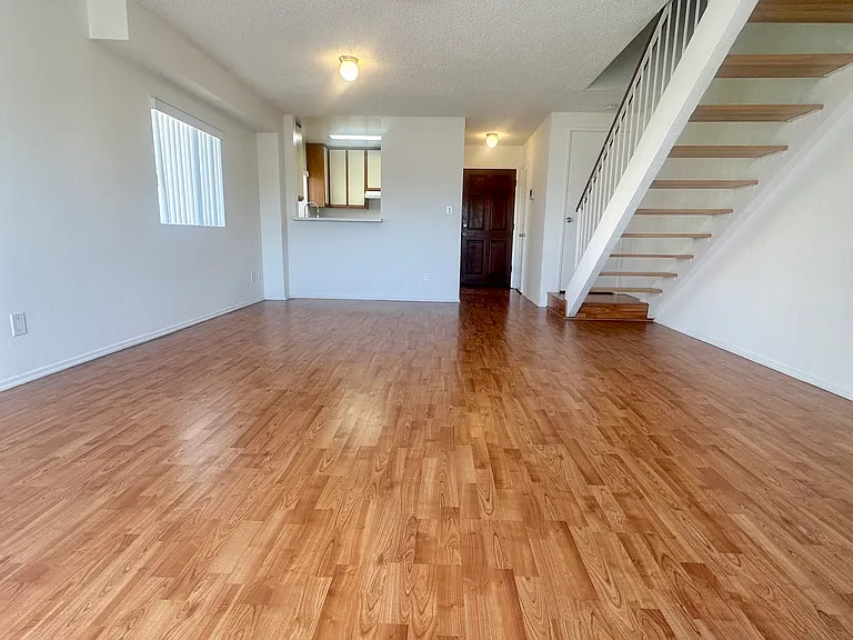 463 W Wilson Ave #6 — Photo 4