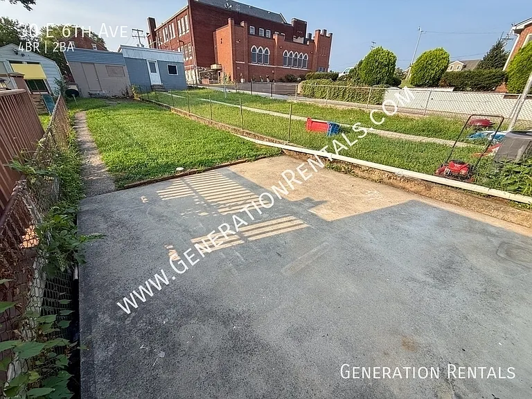 30 E 6th Ave — Photo 16