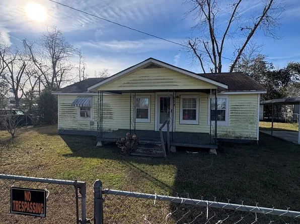 803 6th St, Nashville, GA 31639