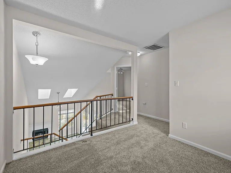 9024 Saint Thomas Ln — Photo 13
