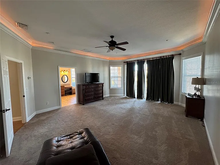323 Ocean Crest Dr — Photo 7