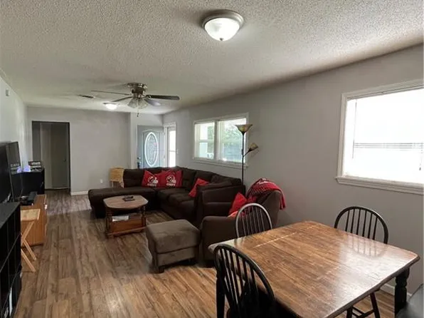 17233 Chestnut Dr, Belton, MO 64012