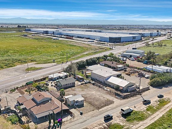 3rd image of 2222 Vierra Rd