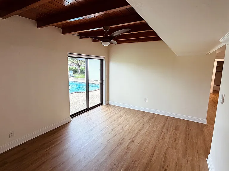 8490 Grand Canal Dr — Photo 18