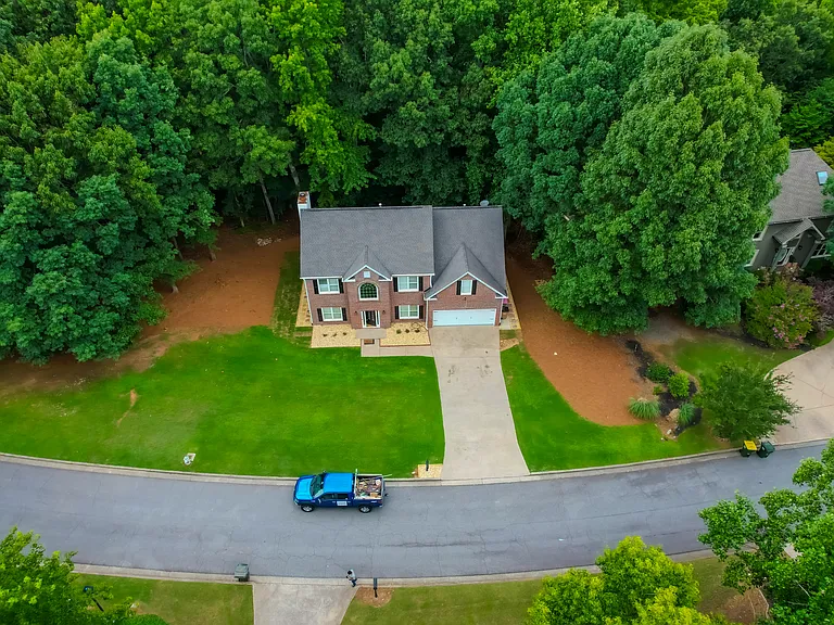 650 Cedar Creek Dr — Photo 2