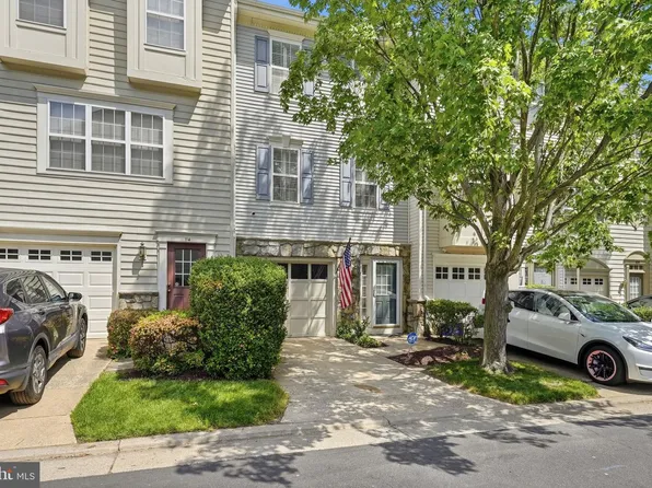 112 Cahill Dr, Alexandria, VA 22304