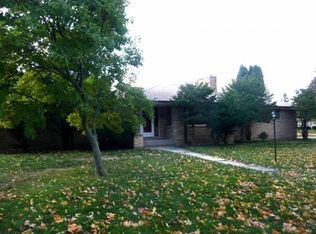 5785 N Milwaukee River Pkwy, Glendale, WI 53209