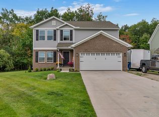 691 Woodvalley Dr, Corunna, MI 48817