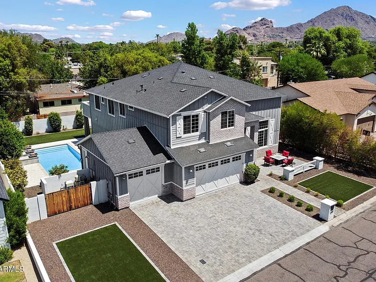 3810 E Devonshire Ave — Photo 32