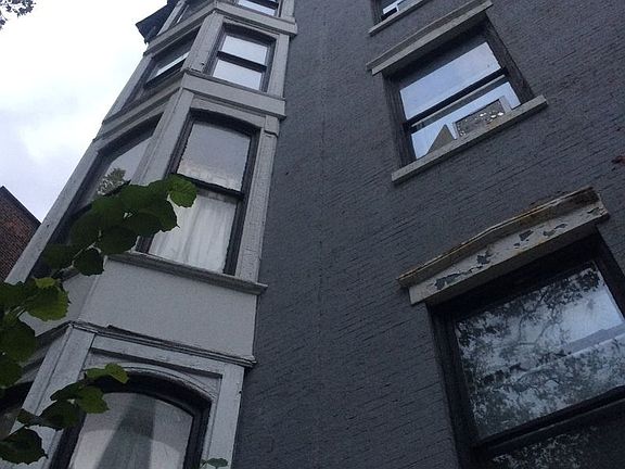 2nd image of 20 Sidney Pl APT 5A