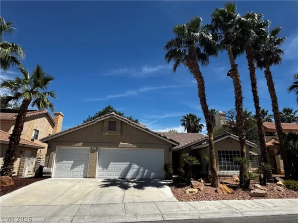 2504 Goldenmoon St, Las Vegas, NV 89108