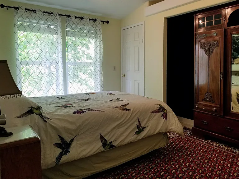 Third bedroom with queen bed.
