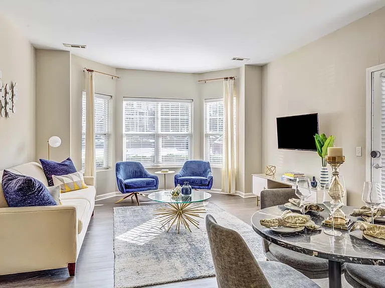Regency Place — Photo 2