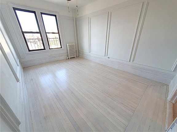 4th image of 37-33 28th St #18