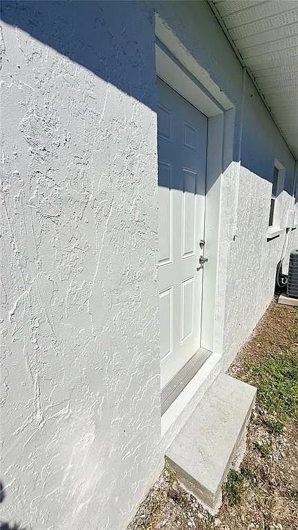 2 bed, 1.0 bath, 600 sqft, $1,300 — Photo 2