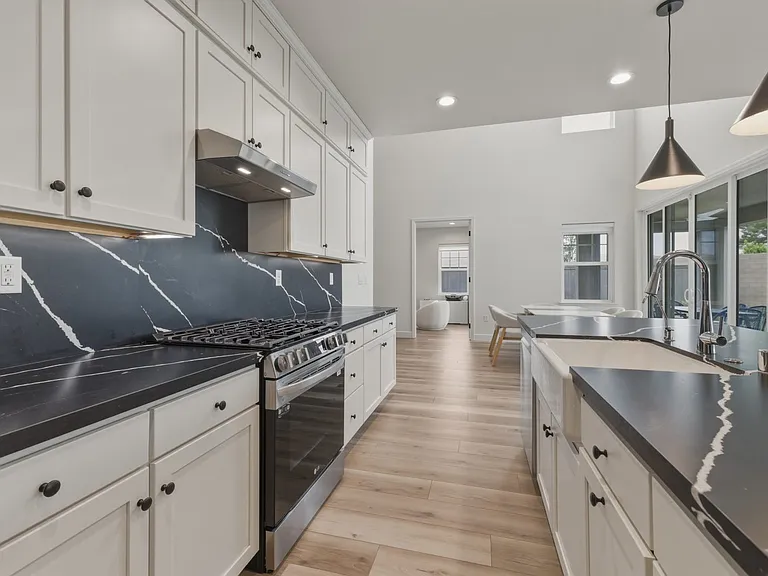 4065 Maddy Ave — Photo 5