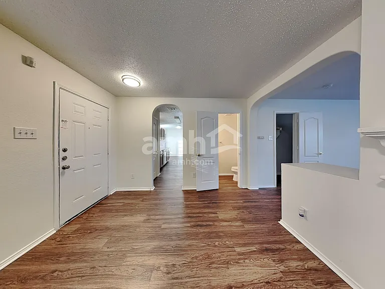 717 Timber Trl — Photo 5