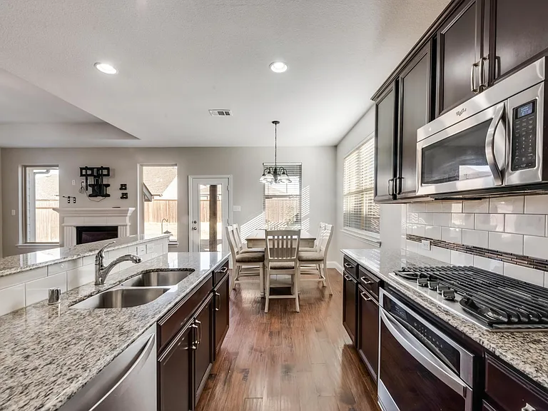 1825 Ridge Creek Ln — Photo 9
