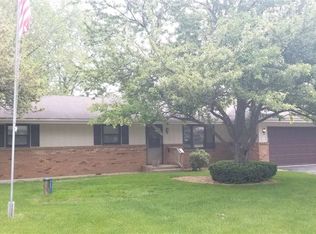 5972 Hillsbrough Cir, Rockford, IL 61109