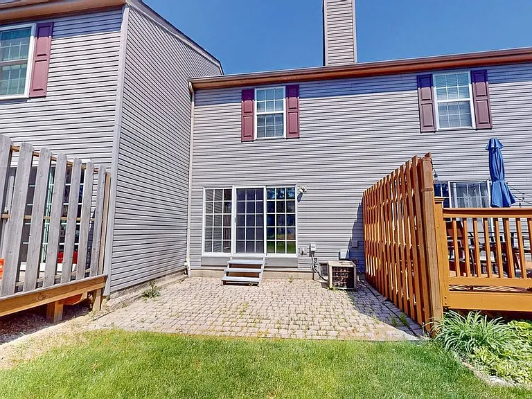 2059 Coleman Dr — Photo 3