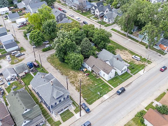 4th image of 1806 S East St
